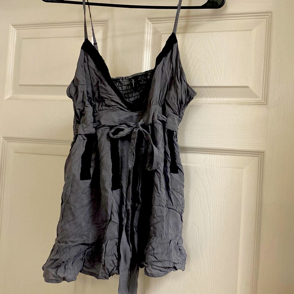 Cute gray top with black accents size M
